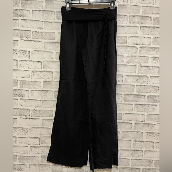 NWOT! Women’s Black linen blend pants raw hem roll tab pants, size small - Picture 2 of 7